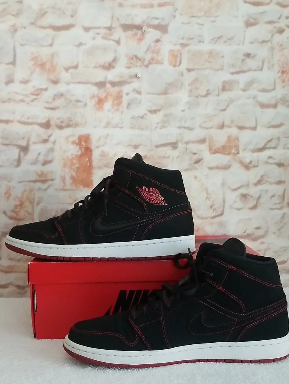 Air Jordan 1 Mid Fearless Sneakers
